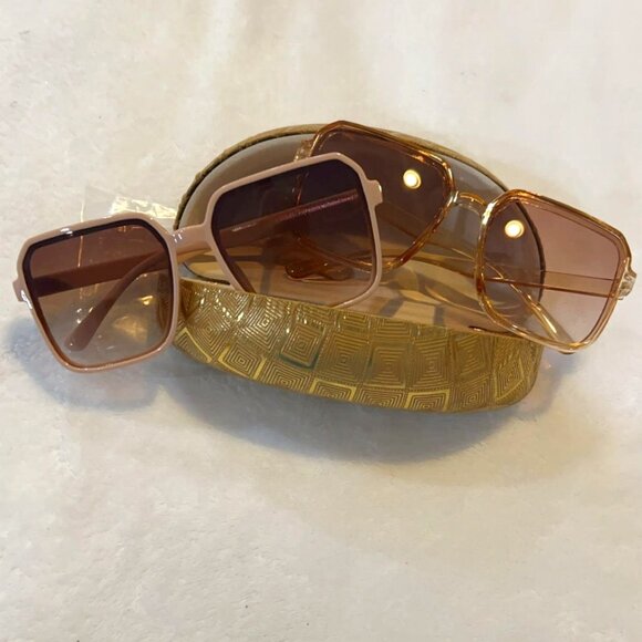 Brand New 2 Pack Of Trending Shades with Matching Case! BRAND NEW - Picture 1 of 4